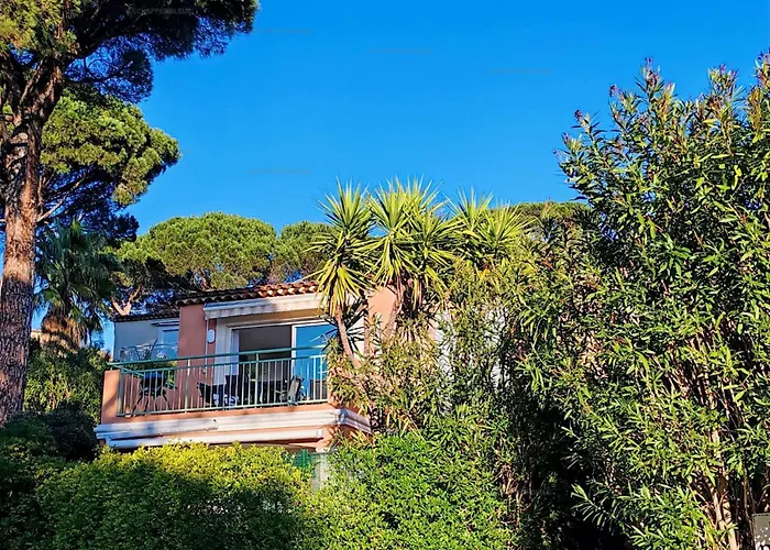 Coup De Coeur Elegant T2 Classe 3 Etoiles Avec Piscine Proche Et Sainte-Maxime