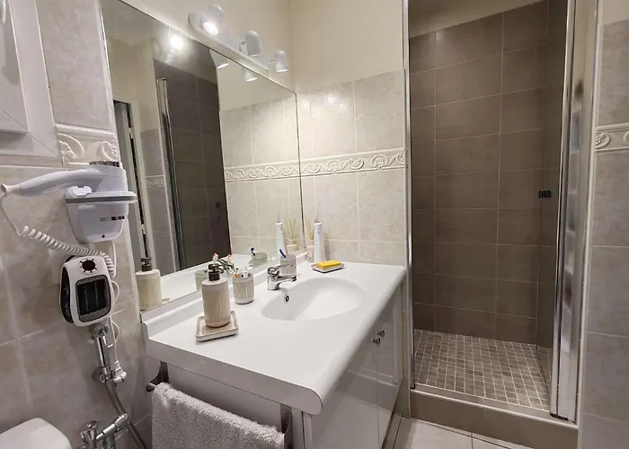 Coup De Coeur Elegant T2 Classe 3 Etoiles Avec Piscine Proche Et Sainte-Maxime